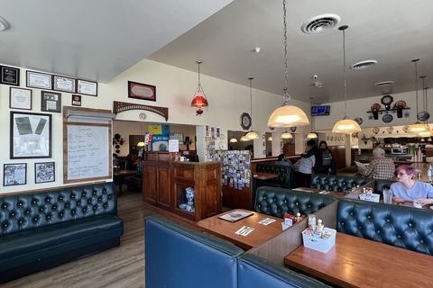 Henri's Restaurant